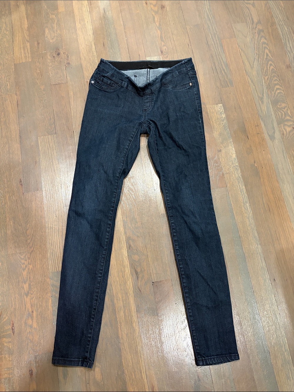 Classic Dark Wash Maternity Jeans - Slim Fit
